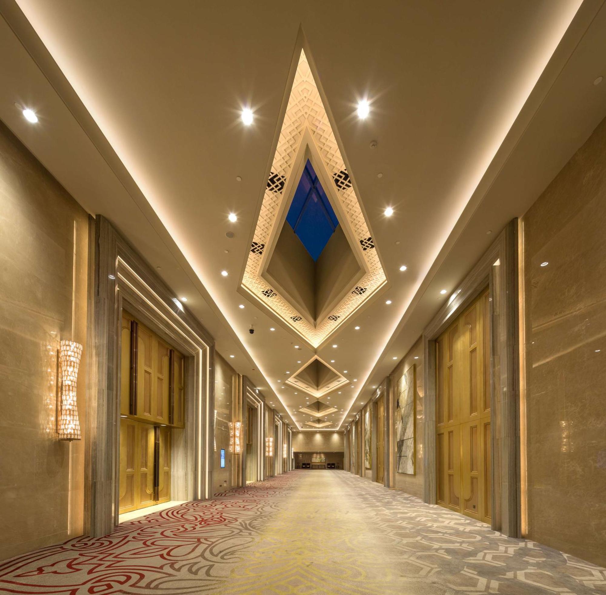 Hilton Urumçi Dış mekan fotoğraf